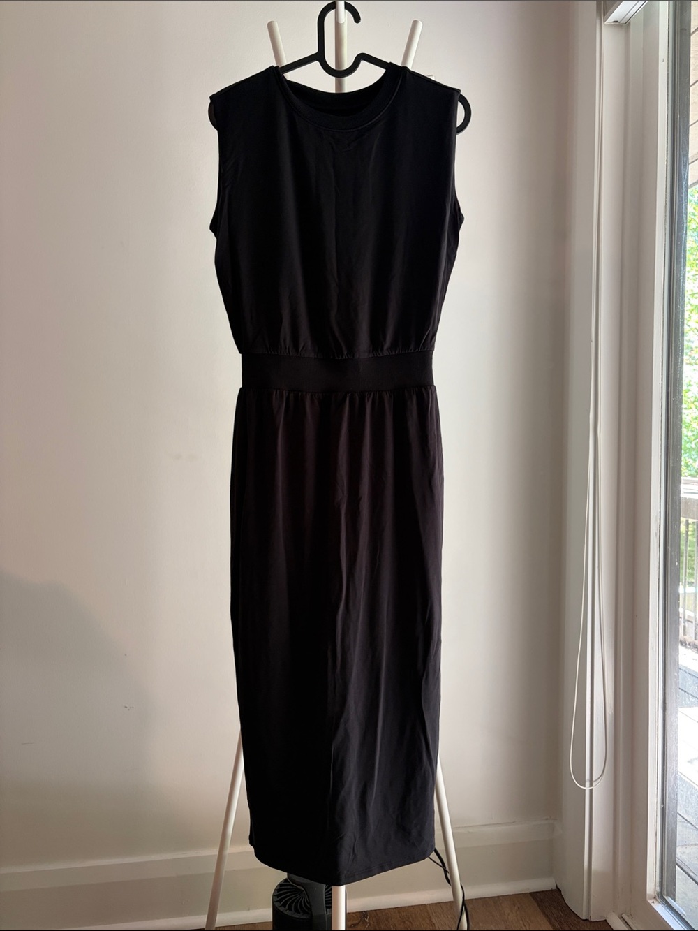Athleta Sleeveless Black Midi Dress - Classic Black